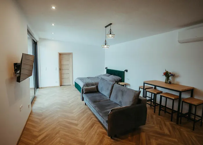 Pod Hradom S Jacuzzi A Saunou